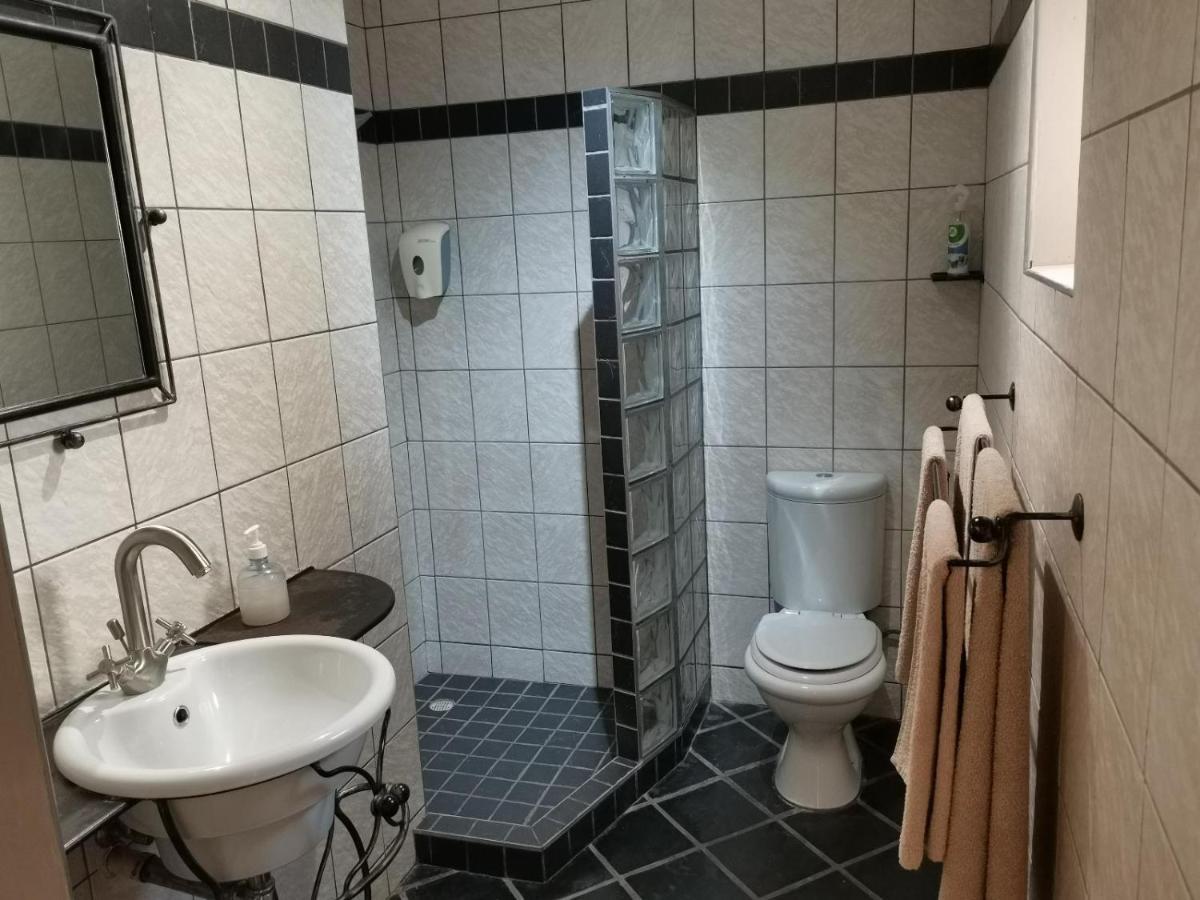 Londiningi GuestHouse Windhoek Eksteriør billede
